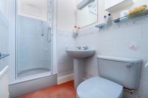 En-suite- click for photo gallery